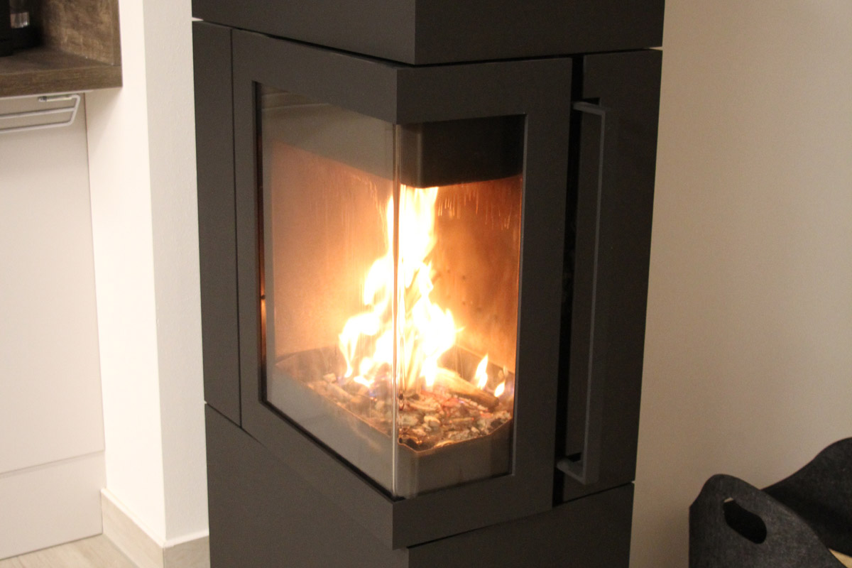 Wohnbereich mit Kamin